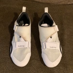 Nike men’s size 10 Spin (indoor cycling) shoes.